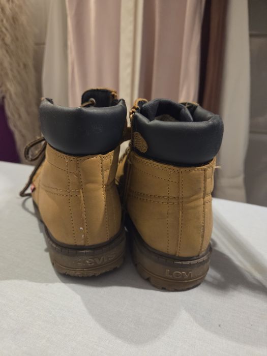 Buty zimowe trapery Levis rozm. 34