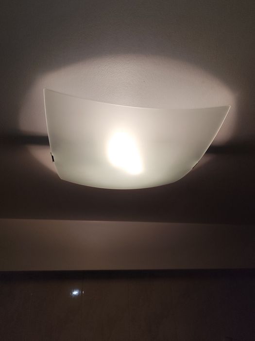 Candeeiro de casa de banho ou quarto.