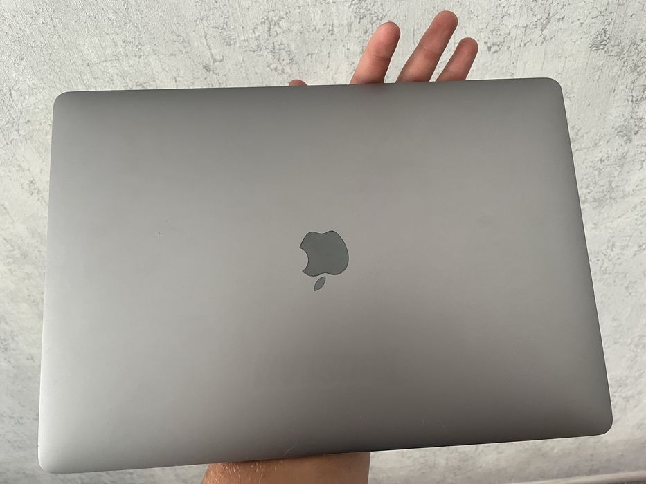 Macbook pro 15. 16/1TB.
