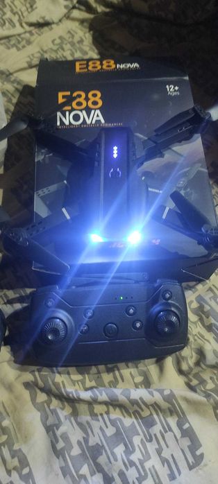 Mini Drone E88 Nova
