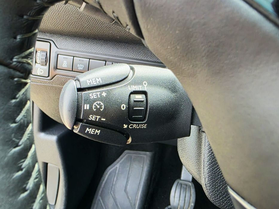 Peugeot 308 Teto Pano 1.6D 2015