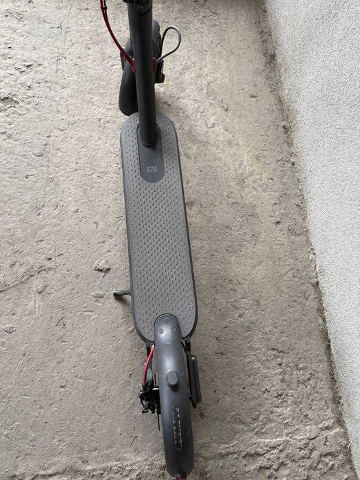 Електросамокат Xiaomi Mi Electric Scooter