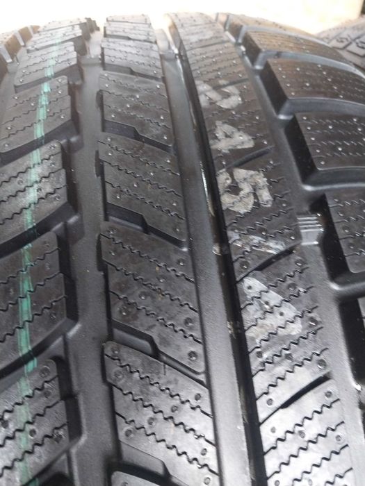 245 45 18 Nexen, зима. Ціна за 2 шт. 6200.