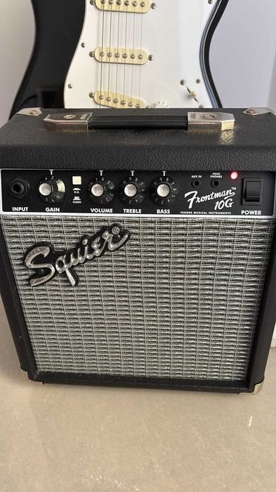Guitarra Squier Stratocaster + Ampli Fender Frontman 10G (pack completo)