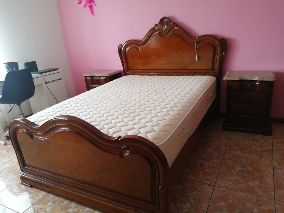 Quarto de casal em bom estado