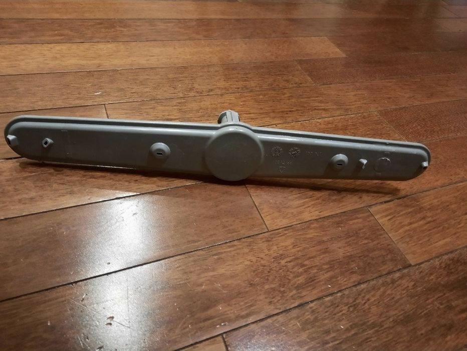 Spryskiwacz (śmigło) dolny i górny do zmywarki Whirlpool ADG 658/1 IX