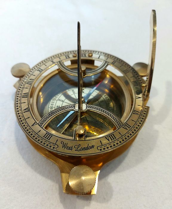 Bússola marítima e outros artigos náuticos bom para iniciar Colecção.