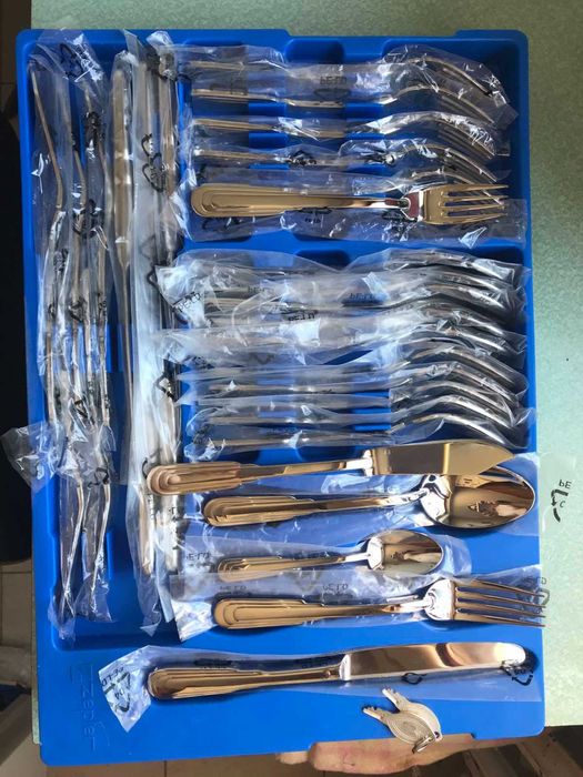 Набір столових приборів Zepter Caprice в кейсі