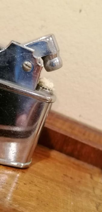 Isqueiro antigo gasolina crown