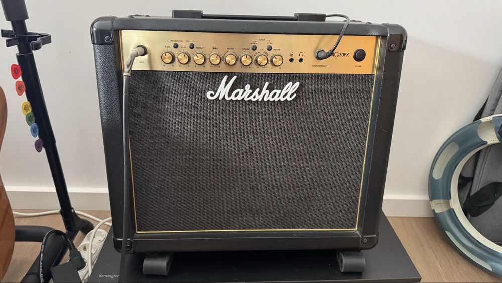 Marshall MG30FX c/ pedal