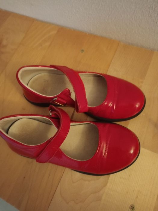 Czerwone pantofelki primigi roz. 31