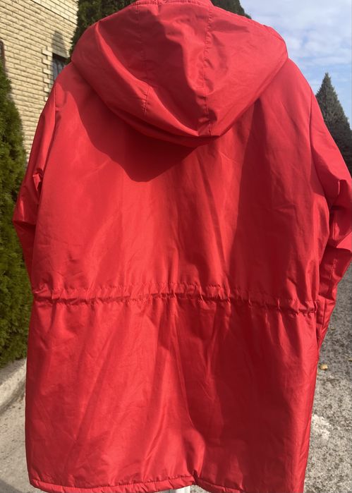 Зимова куртка Umbro червоного кольору S