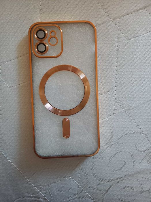 Чехол на iPhone 12