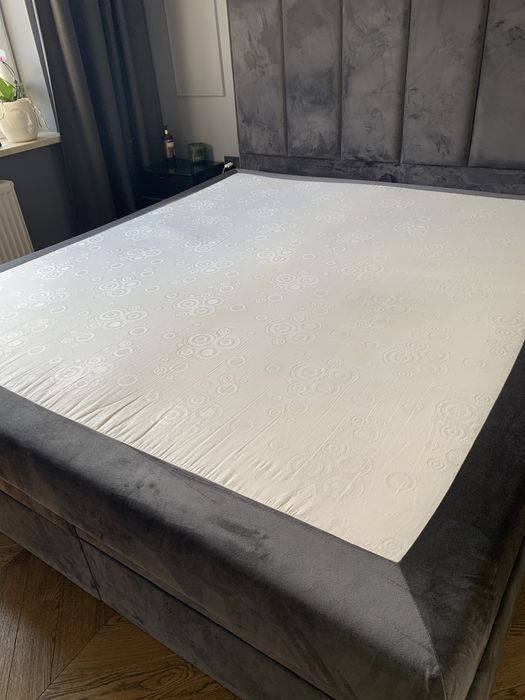 Materac 180-200 w bardzo dobrym stanie