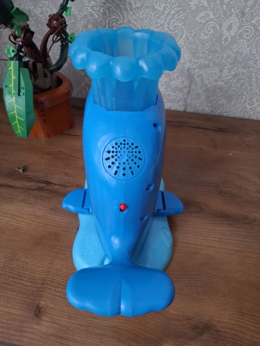 Іграшка музична Bright Starts "Silly Spout Whale Popper"