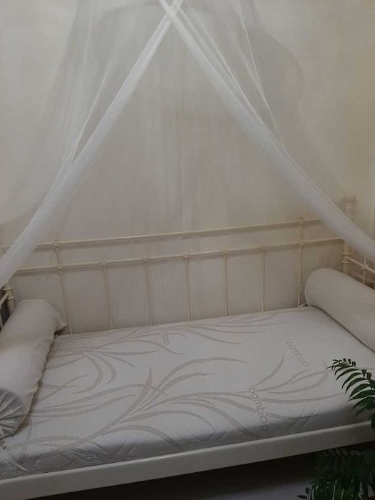 sprzedam łóżko jednoosobowe Ikea z materacem i szufladami.