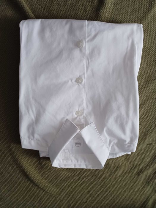 Koszula biała galowa.