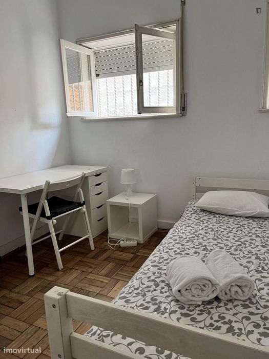 Quarto - localizado em Paranhos Porto
