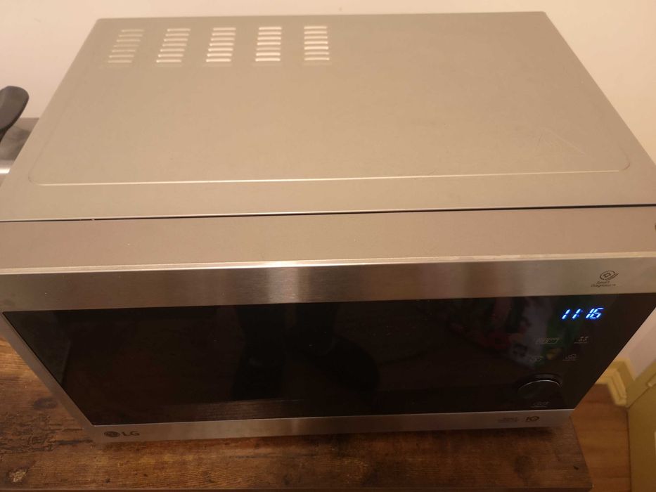 Micro-ondas com Grill LG NeoChef MH6565CPS 1000W 25 Litros Inox