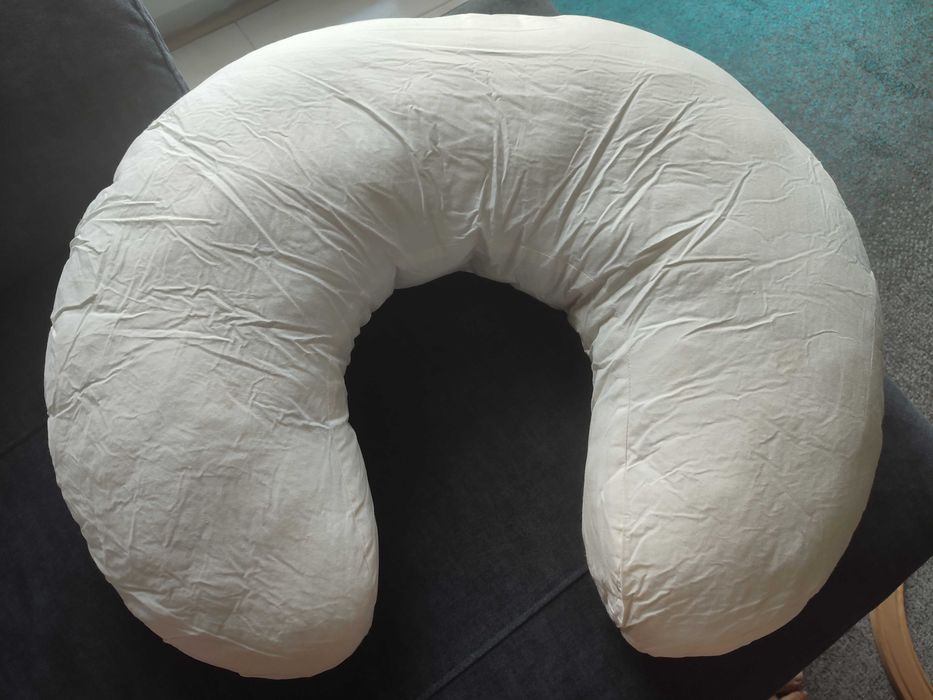 Almofada de amamentação IKEA com 2 capas