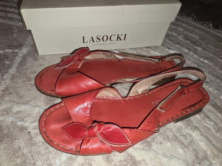 Шкіряні босоніжки Lasocki