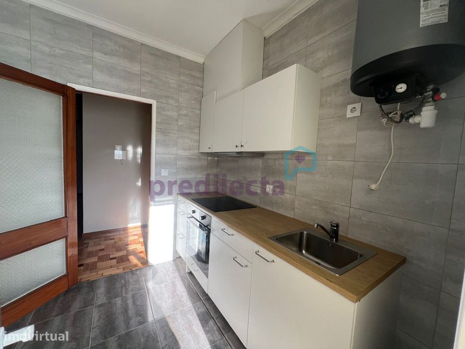 REF4149 - T2 Faria Guimarães, Porto