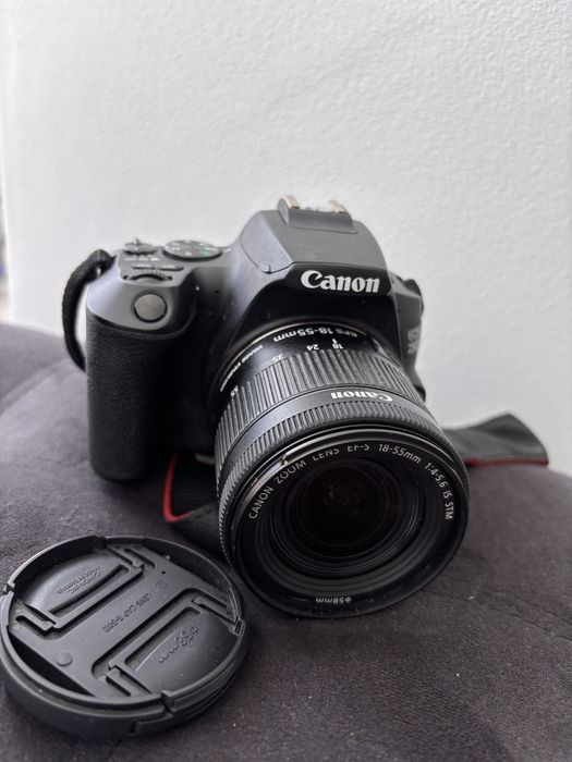 Фотоапарат Canon EOS 250D + обʼєктив Kit 18-55mm