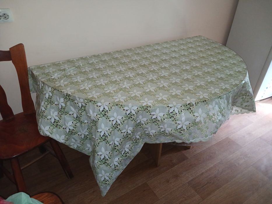 Продам стол кухня  полуокружность