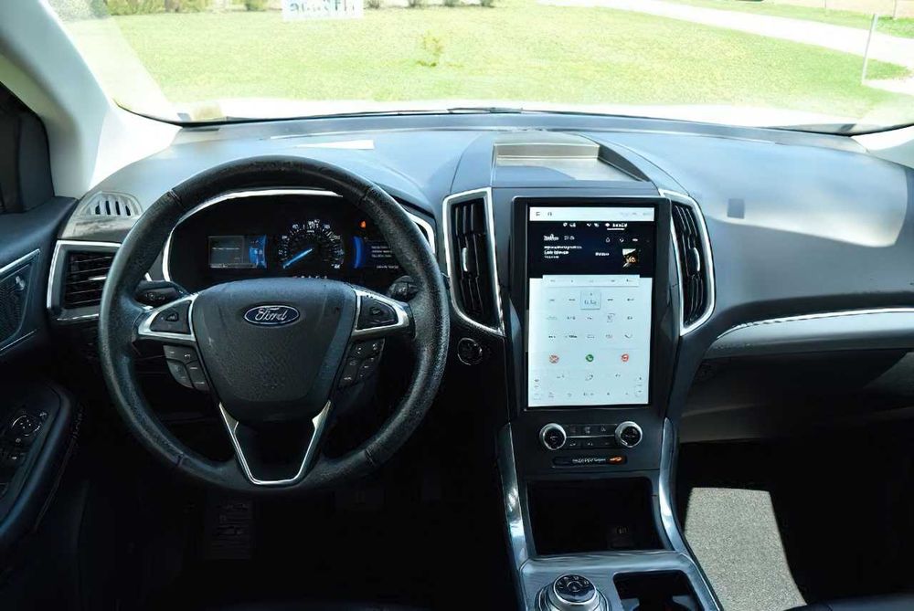 Ford Edge      2021