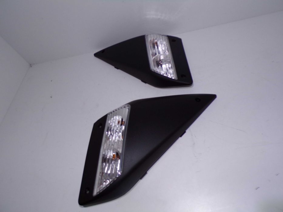 Aprilia SR Gilera Nexus kierunkowskaz lewy i prawa osłona Nowe OEM.