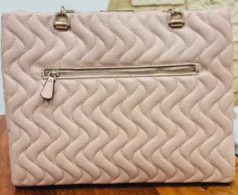 Mala Guess verdadeira nova c/ etiqueta