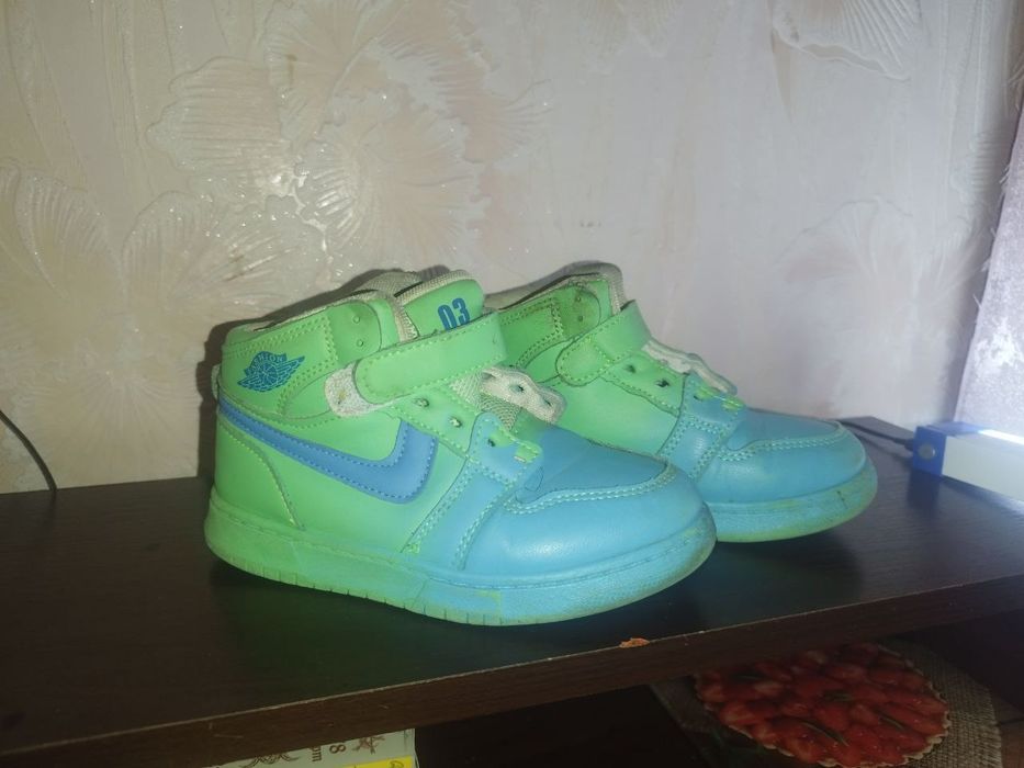 Продам дитячі кросівки 32,5розмір