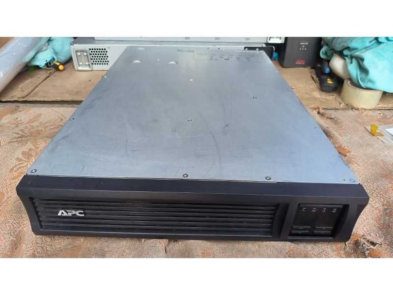 Бесперебійник ДБЖ APC Smart-UPS 2200 SUA2200I