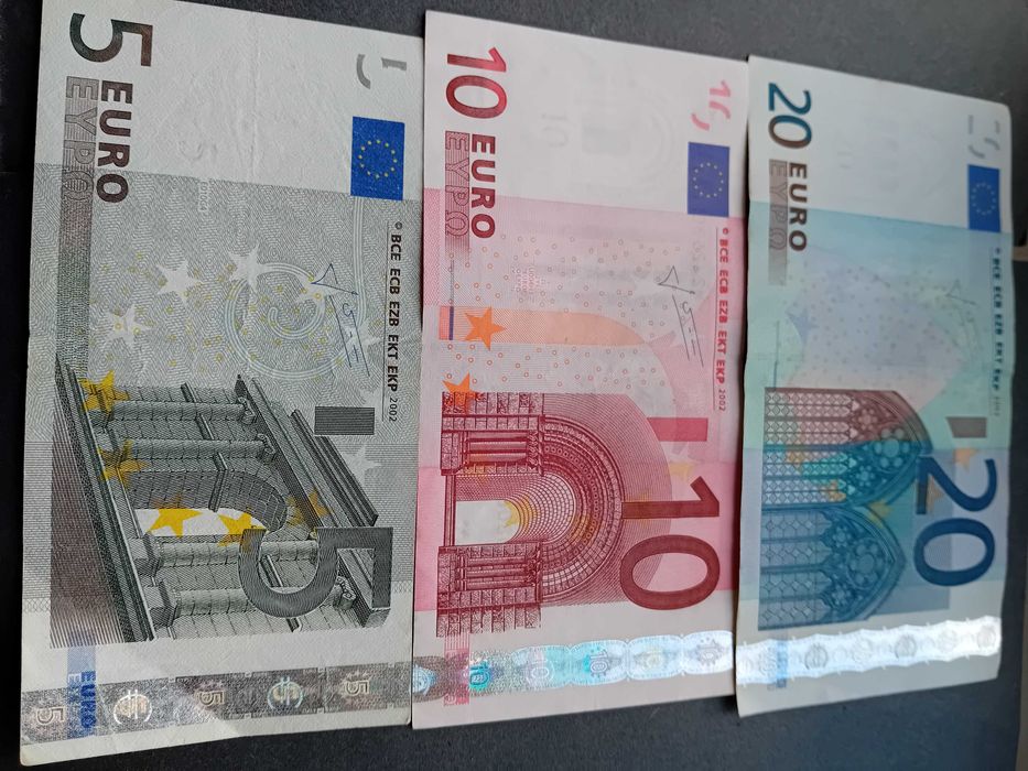 coleção notas 200,100,50,20,10,5€, novas de 2002