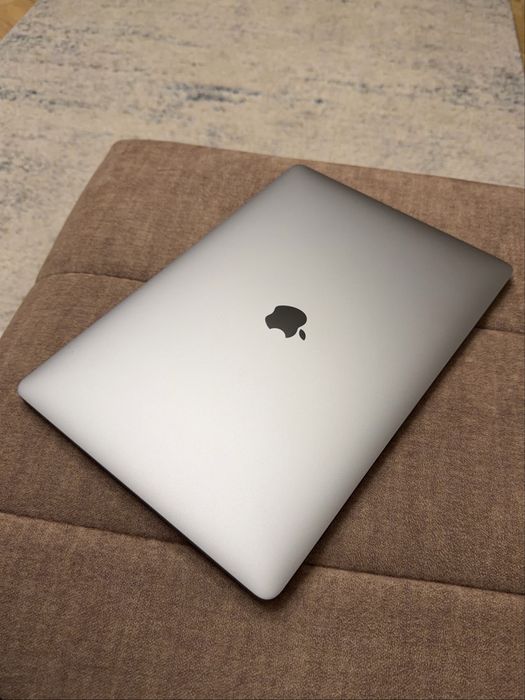 Як Новий ! Macbook pro 15 2019 i9 / 16gb / 512gb / 93% АКБ