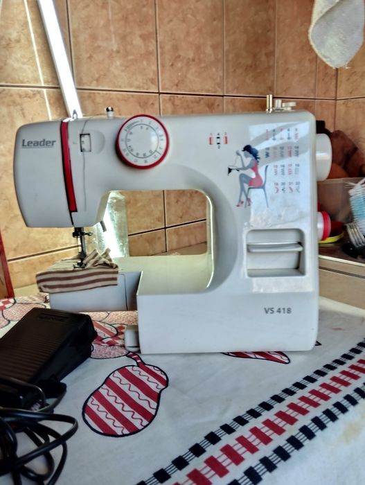 Електрична швейна машина Lеader