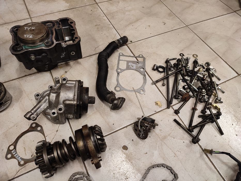 Honda NTV 650 silnik części wał cylinder głowica skrzynia ślizg wałek