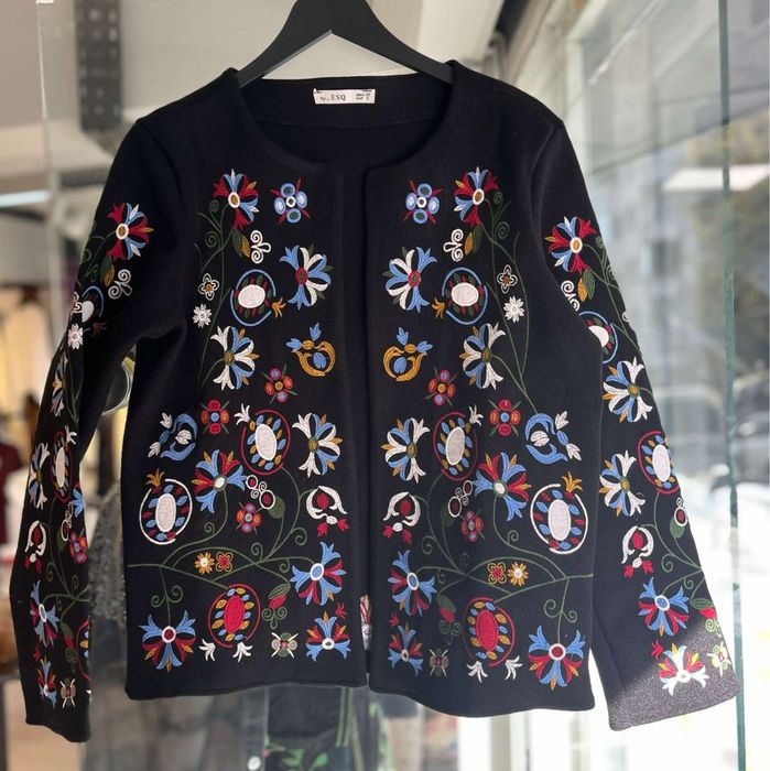 Стильні жіночі кашемірові вишиті жакети піджаки