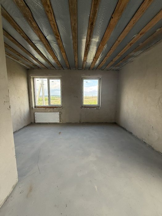 Продаж просторого котеджу