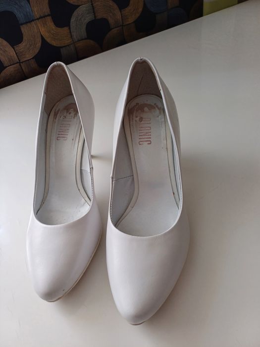 Buty na obcasie, białe