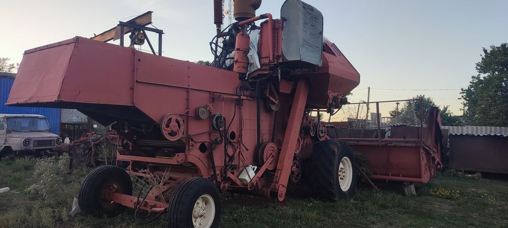 Комбайн Ніва СК5