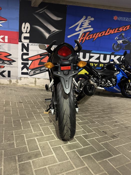 Японский мотоцикл Honda CBR400R ABS