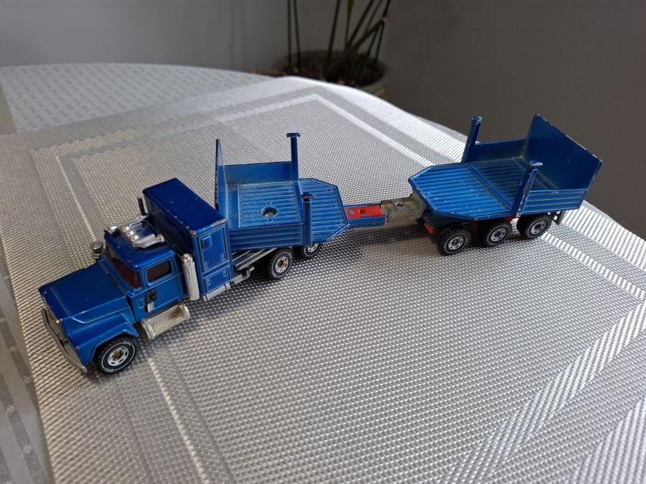 Siku mack transporter skala 1:55