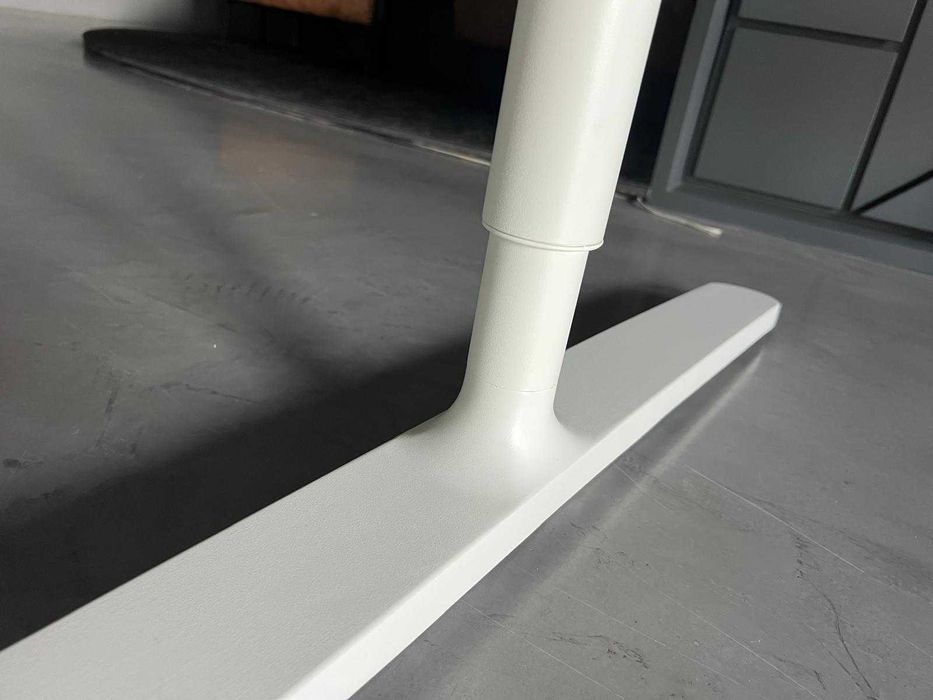 Secretária de canto - Em perfeito estado