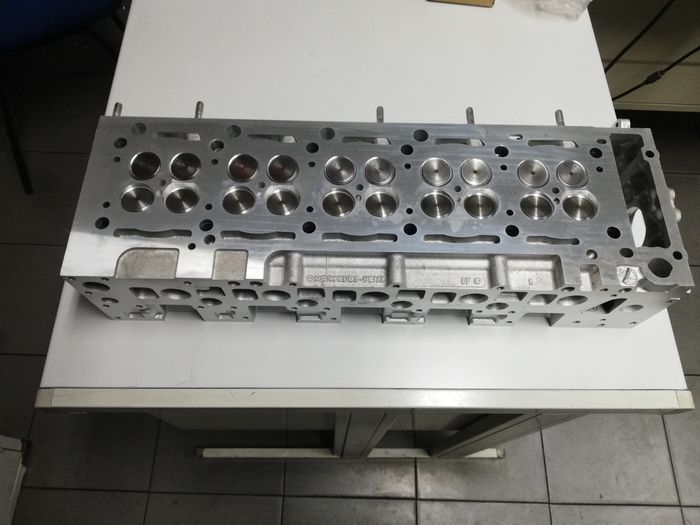 Cabeça de motor Mercedes 2.7 cdi