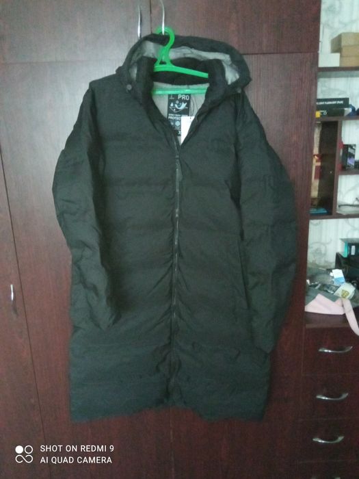 Продам нову зимову куртку 1250грн