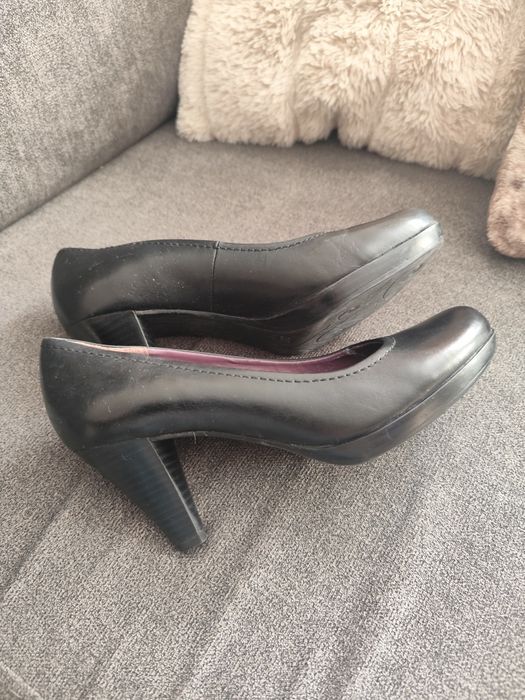Czarne buty na obcasie skóra naturalna idealne r 38