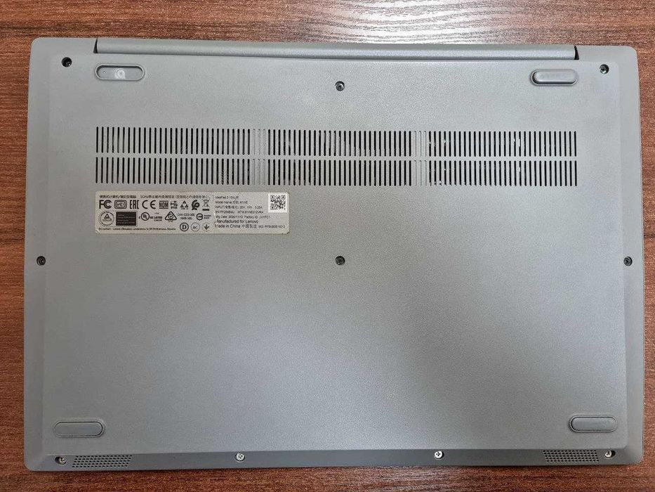Ноутбук Lenovo IdeaPad 3 15IIL05 з частковим дефектом