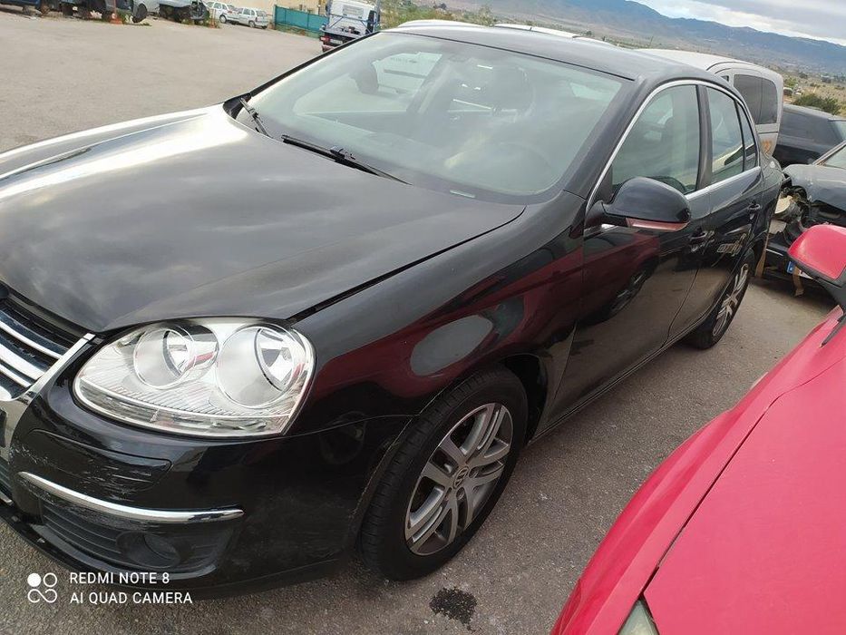 Guarda-Lamas Frente Direito Volkswagen Jetta