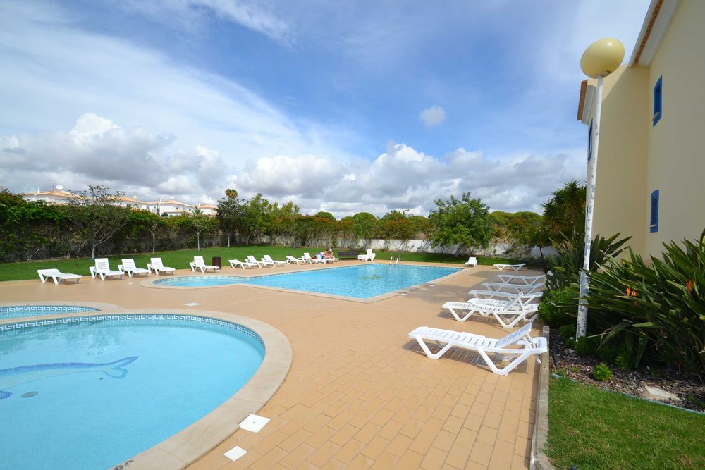 T1 piscinas, churrasqueira,wifi,garagem